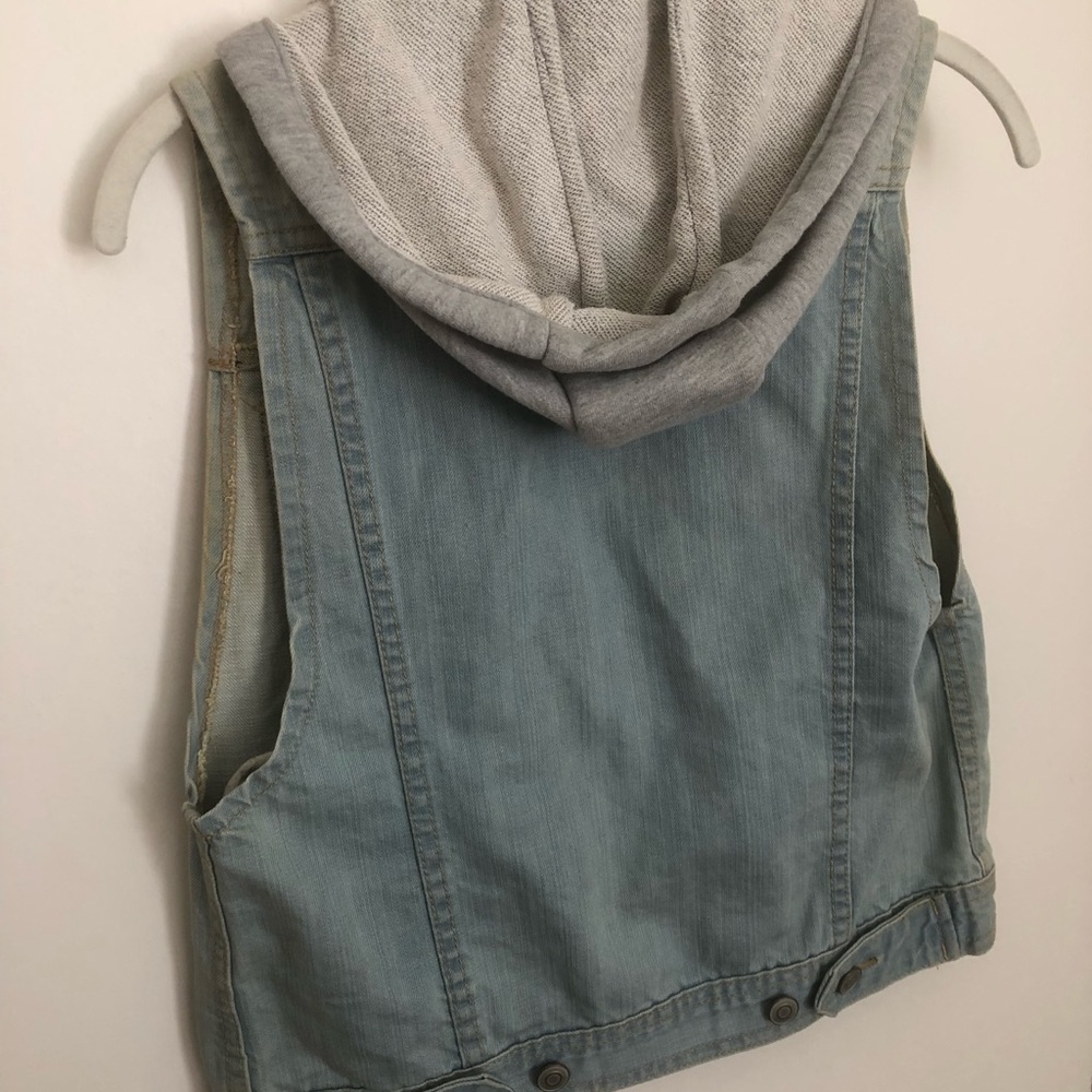 Thread & Supply Denim Hooded Vest Size Small - Picture 2 of 4